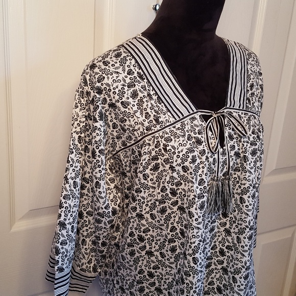 Joie Culveria Black and White Bell Sleeve Top - Picture 4 of 8
